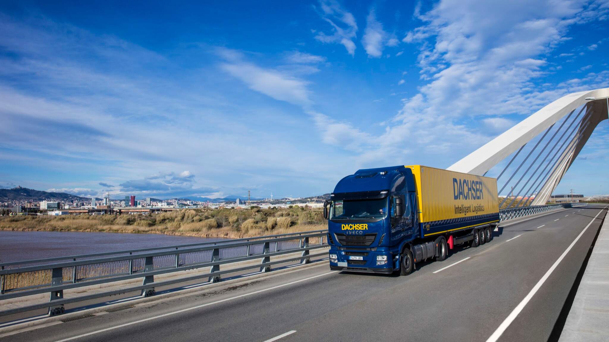 Barcelona a fost implicată în acest proces încă din primăvară, unde două vehicule electrice și o bicicletă cargo servesc codurile poștale din Paseo de Garcia și zona înconjurătoare.