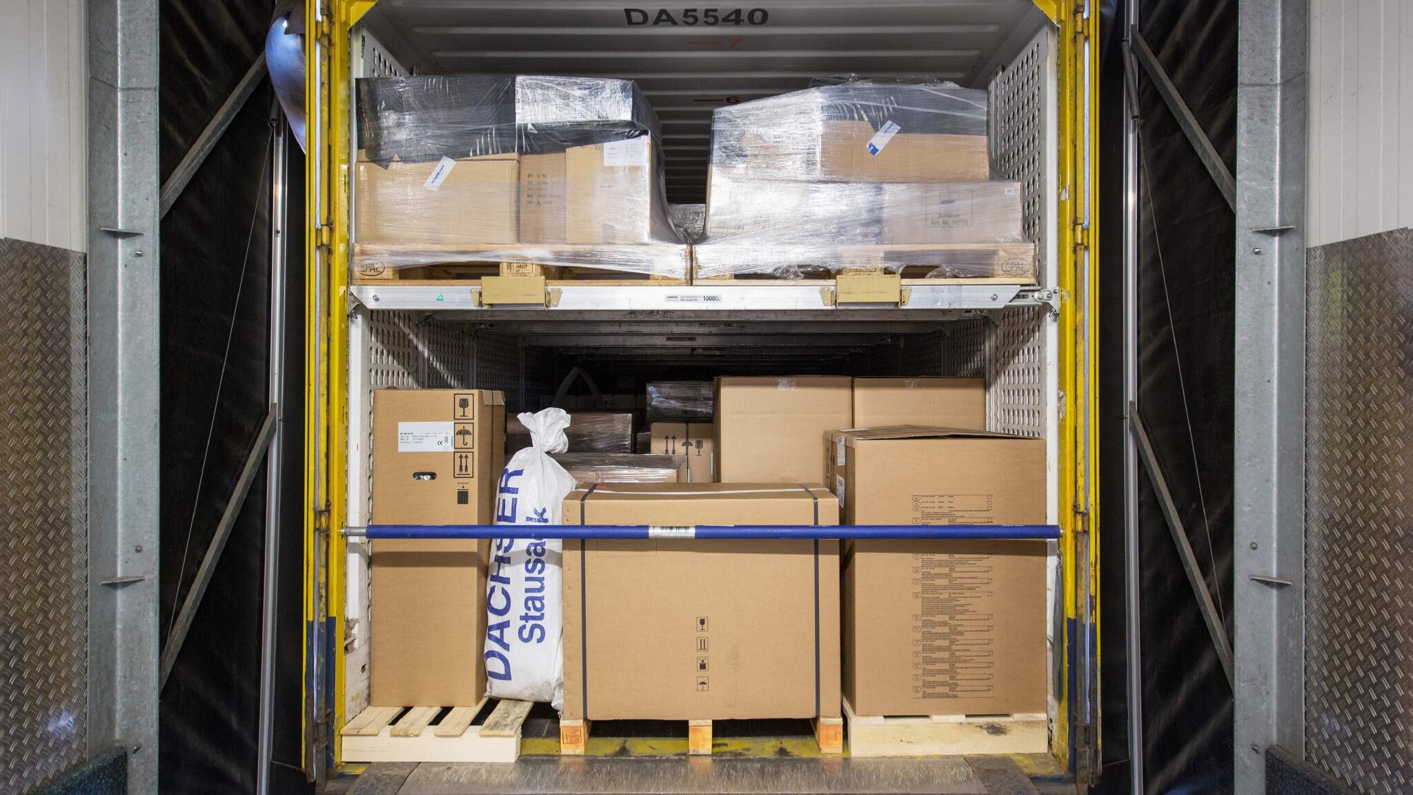 Arimarea corectă a &icirc;ncărcăturii este un element operațional critic, reglementat prin norme tehnice cu un nivel de rigoare comparabil cu cel al legislației rutiere.