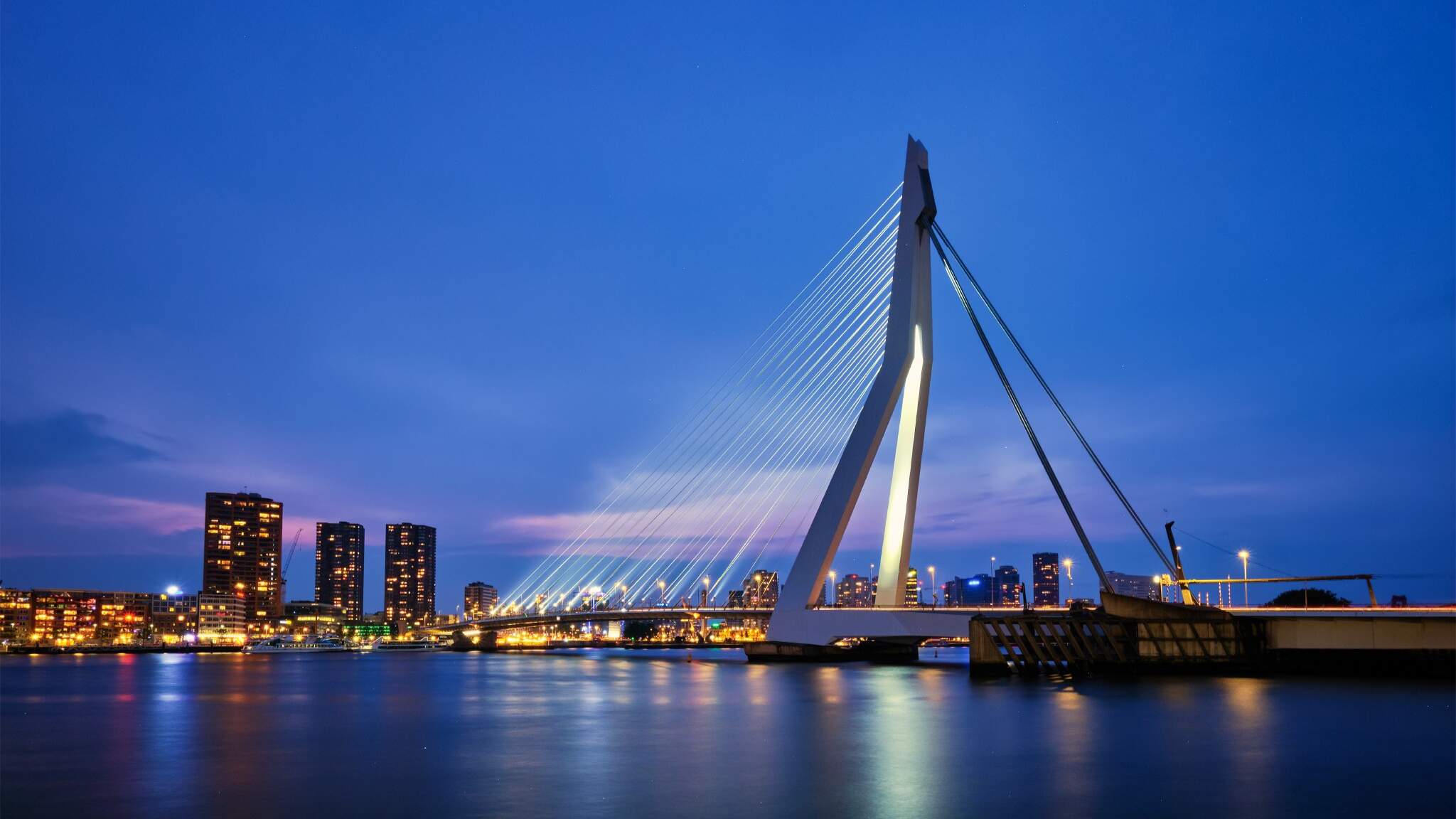 Rotterdam și Barcelona sunt zero emisii.